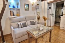 Apartment in Granada - B2) APM-8